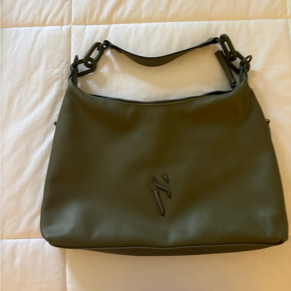 Forest Green Simply Vera Purse. Never used.